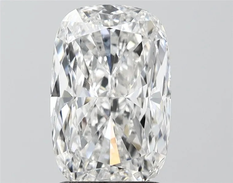 2.50ct Cushion modified Lab Grown Diamond (Colour E, Clarity VVS2, IGI Certified)