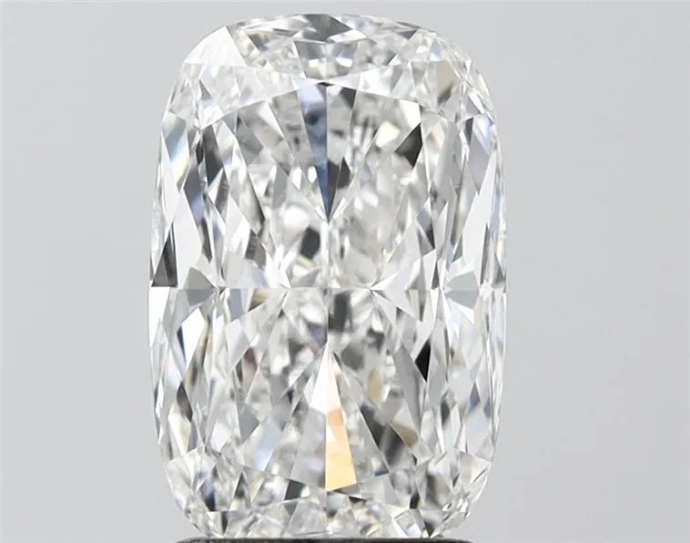 2.50ct Cushion modified Lab Grown Diamond (Colour E, Clarity VVS2, IGI Certified) - Diamond Lab Boutique