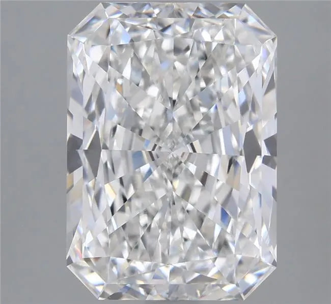 2.79ct Radiant Lab Grown Diamond (Colour E, Clarity VVS1, IGI Certified)