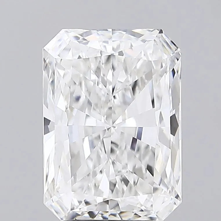 2.88ct Radiant Lab Grown Diamond (Colour E, Clarity VVS2, IGI Certified)