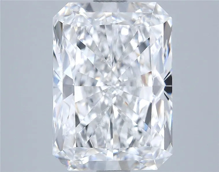 3.31ct Radiant Lab Grown Diamond (Colour E, Clarity VVS2, GIA Certified)