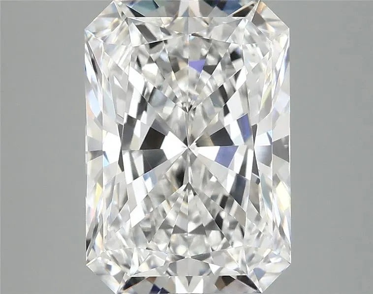 4.14ct Radiant Lab Grown Diamond (Colour E, Clarity VVS2, IGI Certified)