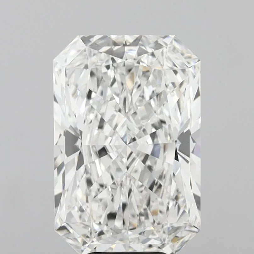 8.00ct Radiant Lab Grown Diamond (Colour F, Clarity VVS2, IGI Certified)