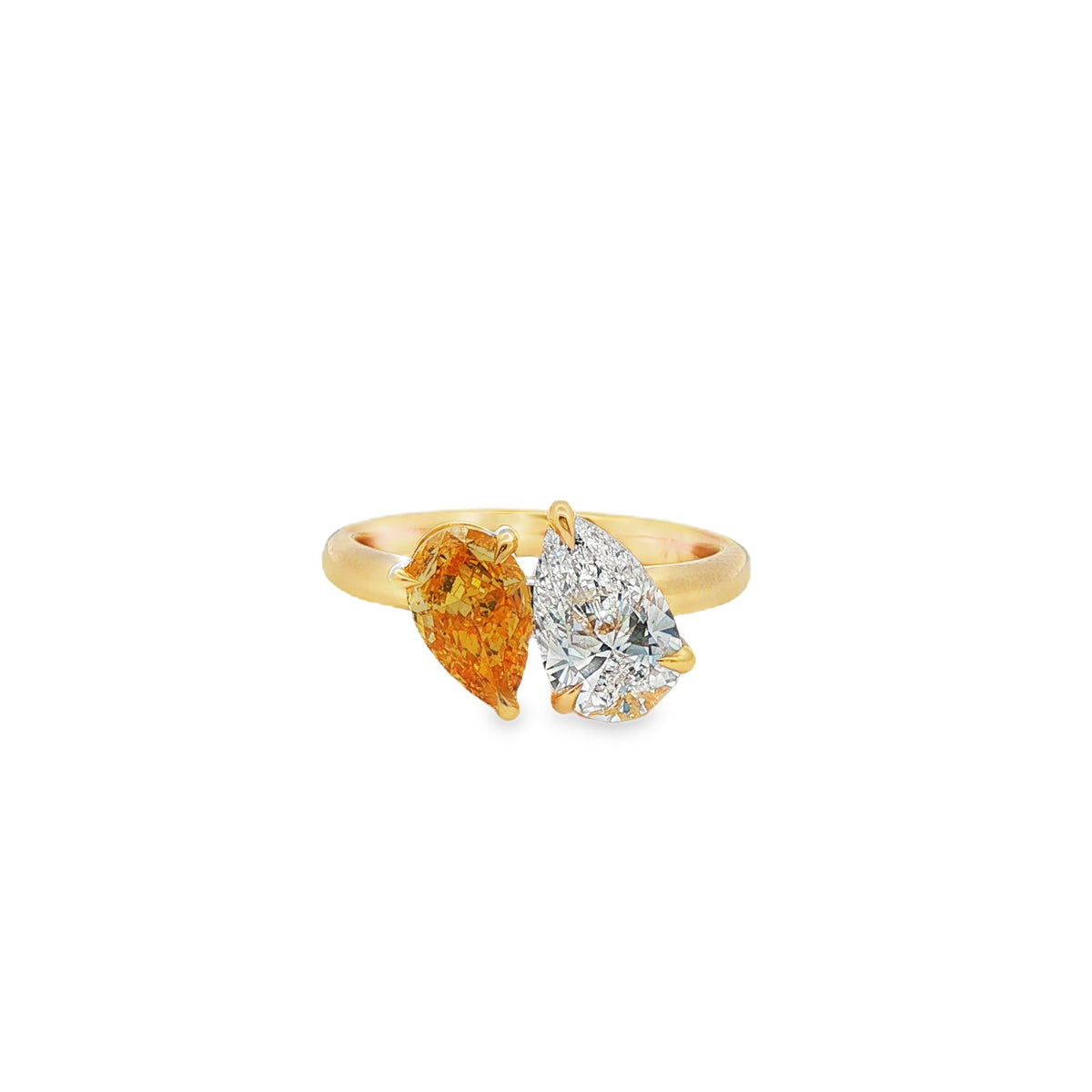 9ct YG claw set pear LGD ring TDW= 2.32ct 1.26ct pear D VVS1 and 1.06ct yellow LGD || D VVS1 IGI 585393234 and Pear 1.06ct Fancy Vivid Yellow VS1 IGI 680579856