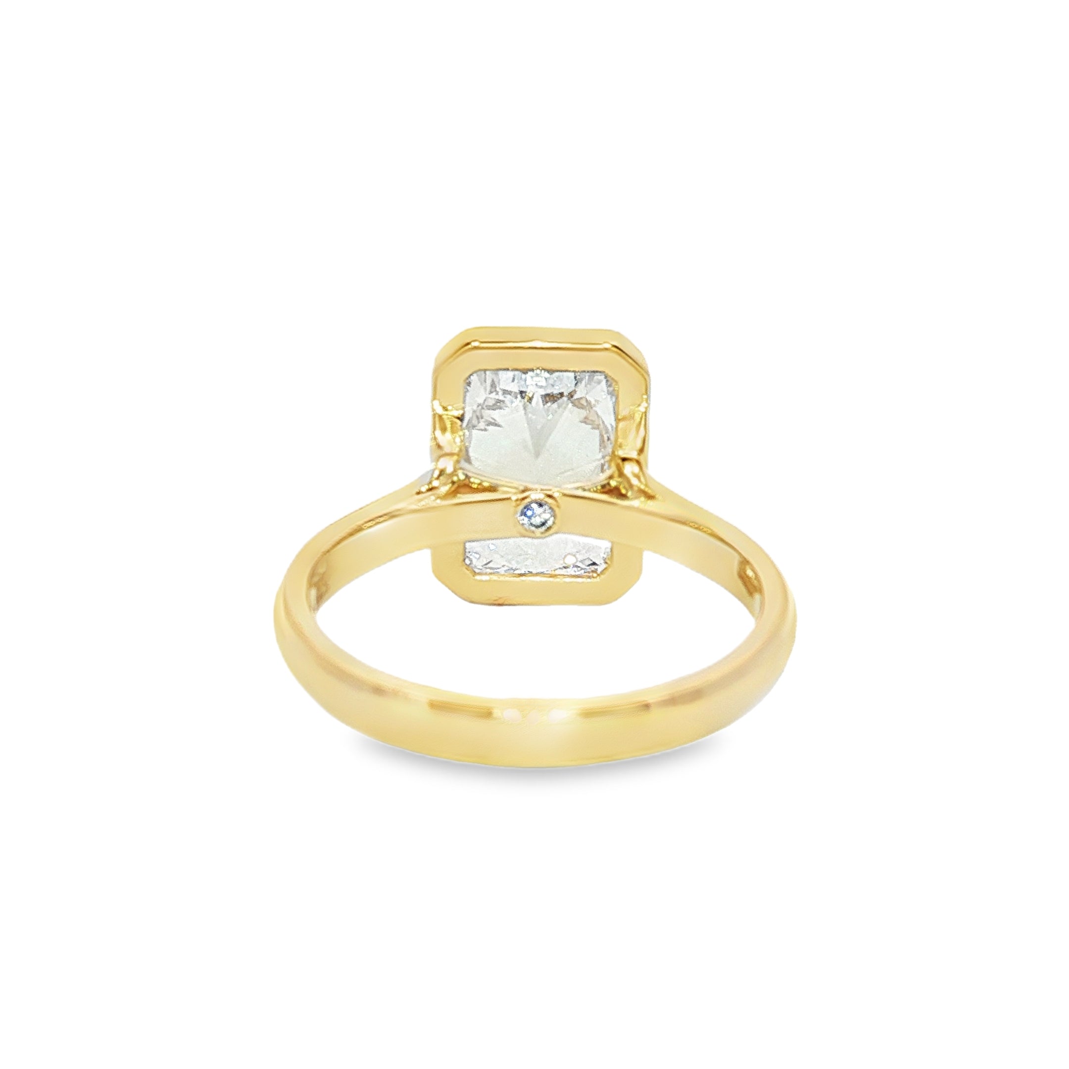 9ct Yellow Gold Bezel Set Radiant Cut Lab Grown Diamond Ring – 4ct TDW