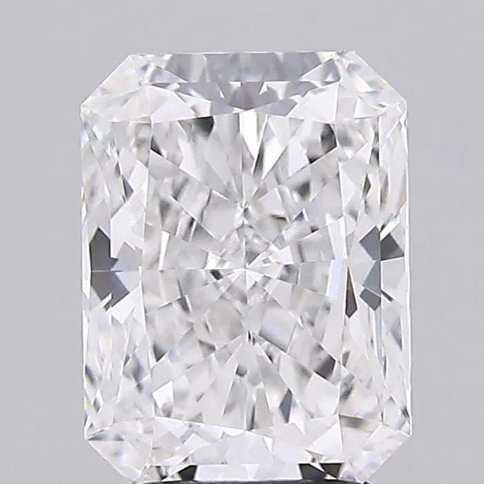 2.53ct Radiant Lab Grown Diamond (Colour D, Clarity VVS2, IGI Certified)