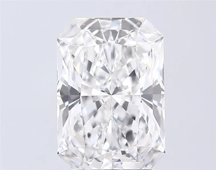2.56ct Radiant Lab Grown Diamond (Colour D, Clarity VVS2, IGI Certified)