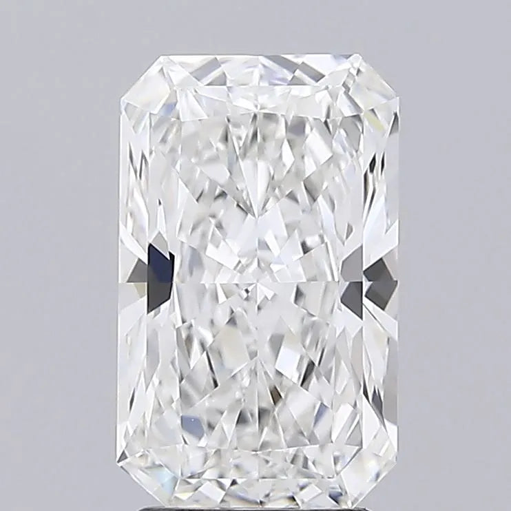 2.88ct Radiant Lab Grown Diamond (Colour E, Clarity VVS1, IGI Certified)