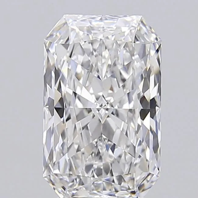 3.03ct Radiant Lab Grown Diamond (Colour E, Clarity VVS1, IGI Certified)