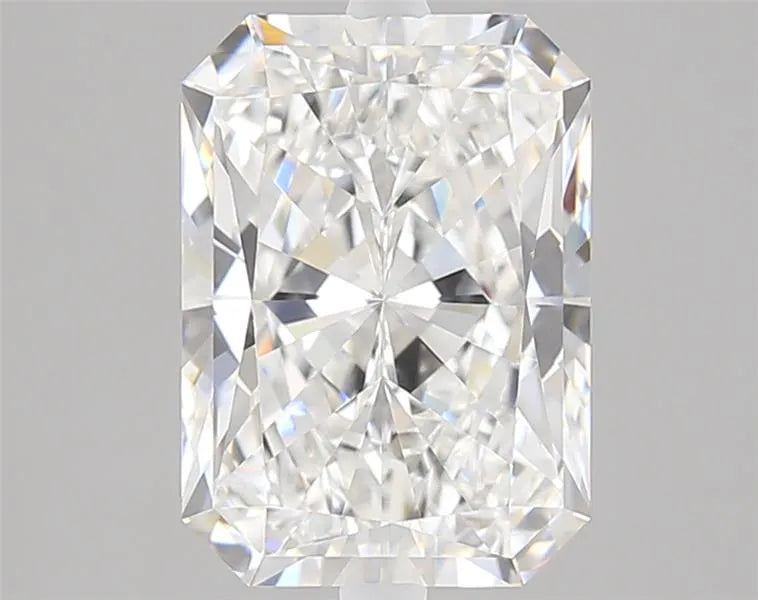 3.06ct Radiant Lab Grown Diamond (Colour E, Clarity VVS2, IGI Certified)