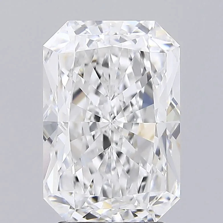 3.11ct Radiant Lab Grown Diamond (Colour E, Clarity VVS1, IGI Certified)