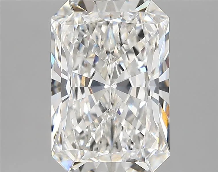 3.46ct Radiant Lab Grown Diamond (Colour E, Clarity VVS2, IGI Certified)