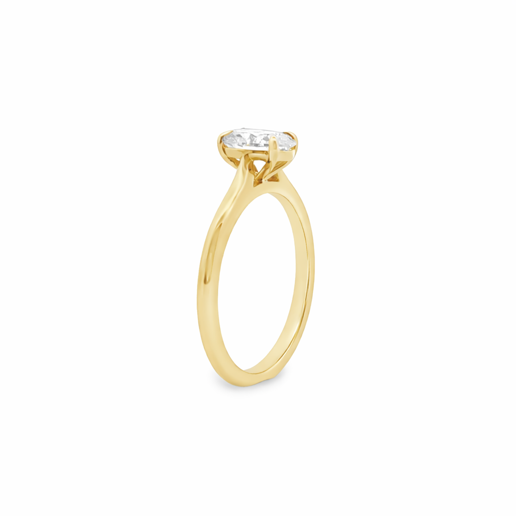 (SALE) 9ct Yellow Gold 4 Eagle Claw Set Oval Cut Lab Grown Diamond Solitaire Ring – 1ct TDW