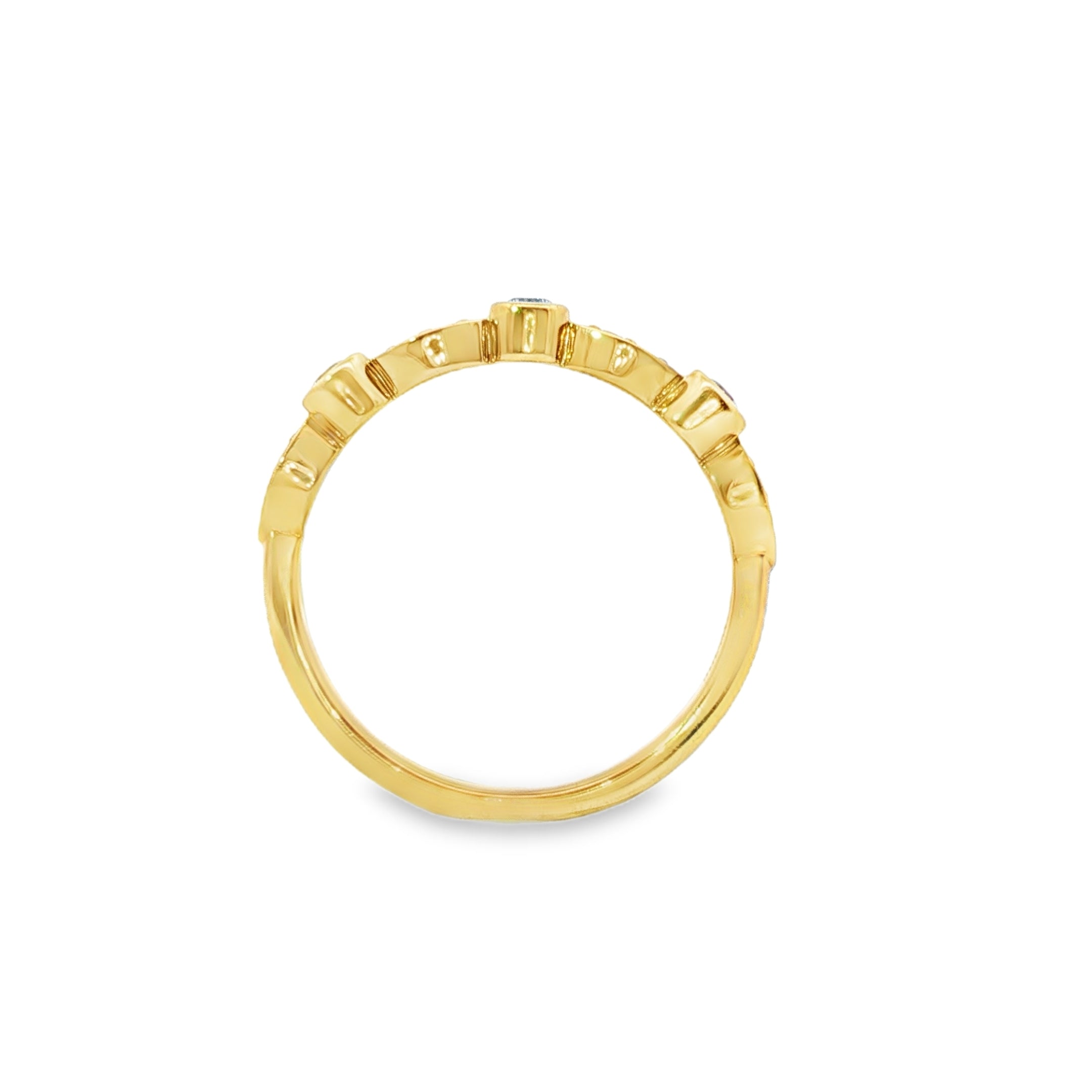 Round Brilliant Lab-Grown Diamond Swing Ring-Style Band in 9ct Yellow Gold