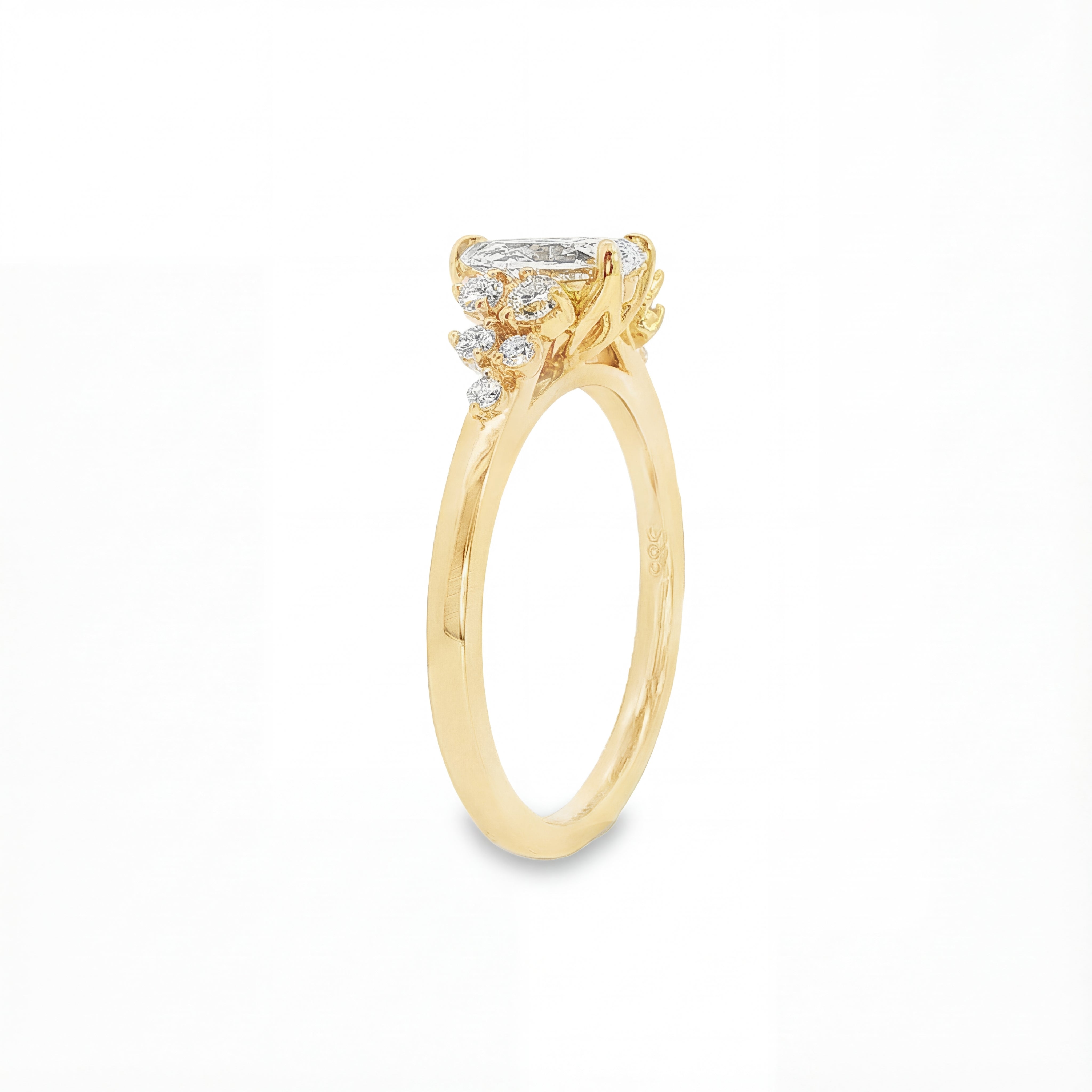 14ct Yellow Gold Pear-Cut Lab-Grown Diamond Ring with Cluster Shoulders