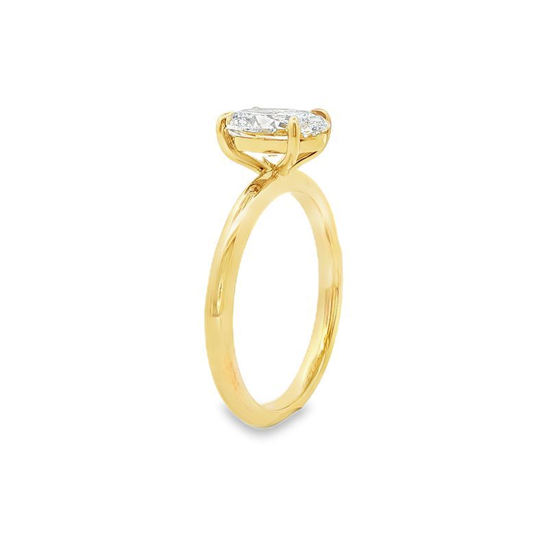 9ct Yellow Gold 1.51ct Oval Cut Claw Solitaire Engagement Ring